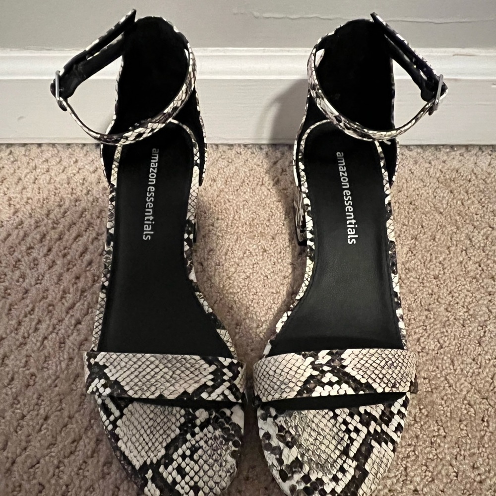 Amazon Essentials Woman’s Two Strap Heeled Sandal… - image 2